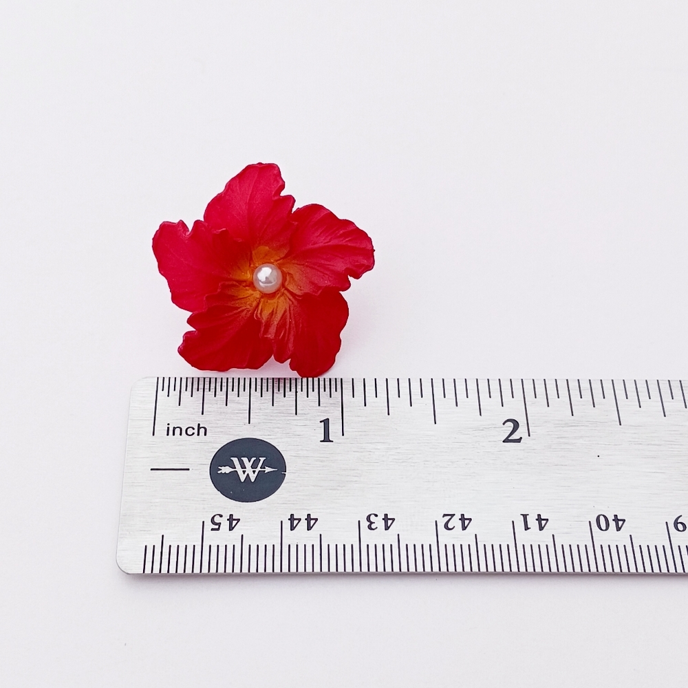 FLOWER EARRINGS floral vintage West Germany pierced pearl Molded Plastic - Picture 7 of 7